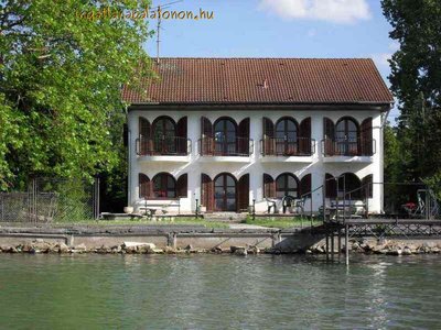 Ein Ferienhaus mit eigenem Steg für max. 9 Personen