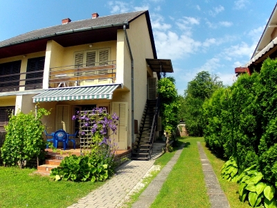 Vermieten Apartment im Erdgeschoss in Balatonföldvár 150 Meter vom Oststrand für  max. 4 Personen – Symbol Fsz. 1. Apartment