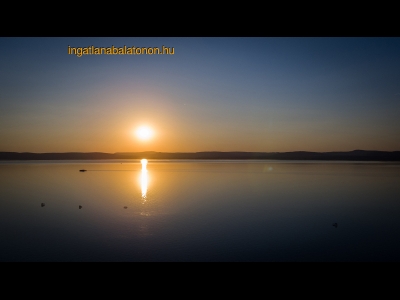 A balatonőszödi Hullám Üdülőparkban panorámás apartmanban szállás kiadó 4+1 főnek