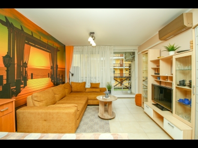 Balatonőszödi Hullám Üdülőparkban emeleti vízparti apartman kiadó max. 4+1 főnek