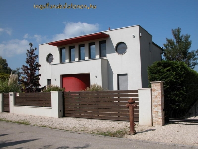 Luxus minimál villa saját stranddal, jakuzzival