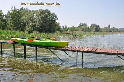 Balatonszárszón 3 hálószobás luxus nyaraló saját vízparttal